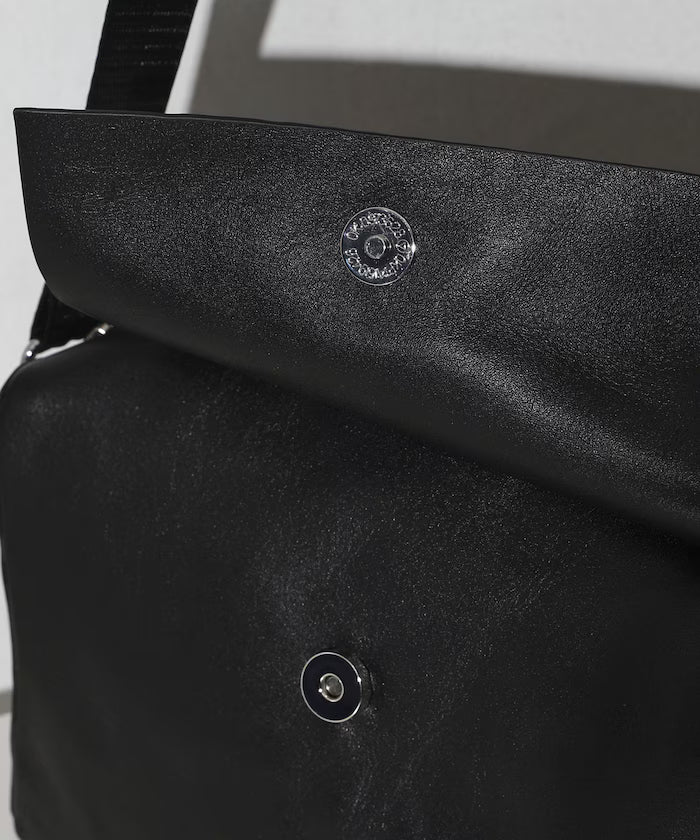 Leather Editor's Flap Shoulder Bag / Leather Editor's Flap Shoulder / Cowhide / Water-repellent Leather