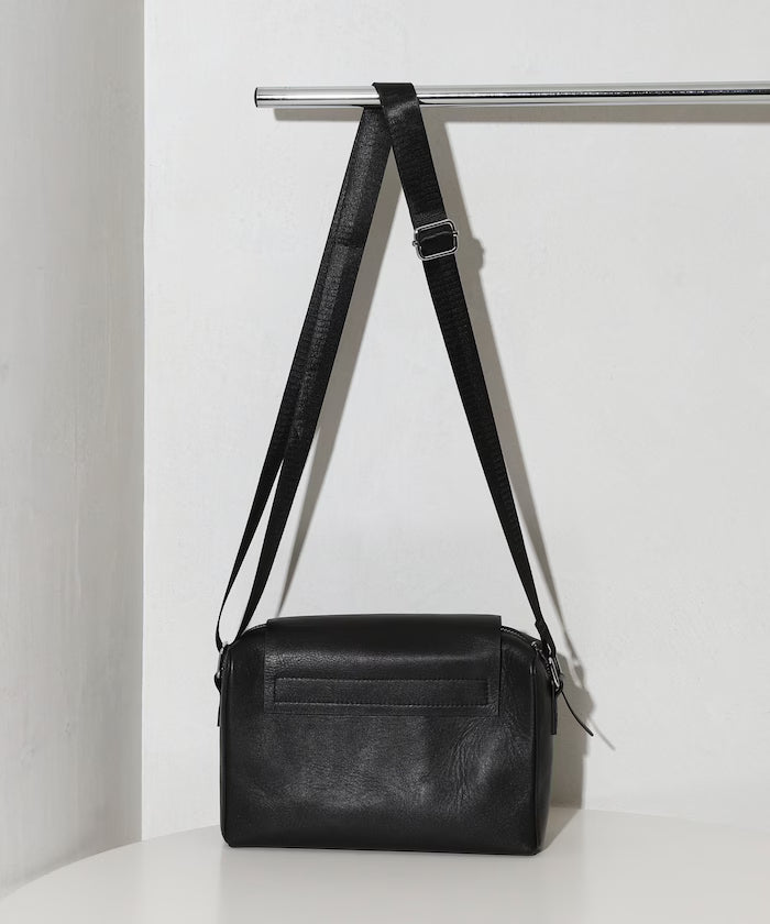Leather Editor's Flap Shoulder Bag / Leather Editor's Flap Shoulder / Cowhide / Water-repellent Leather