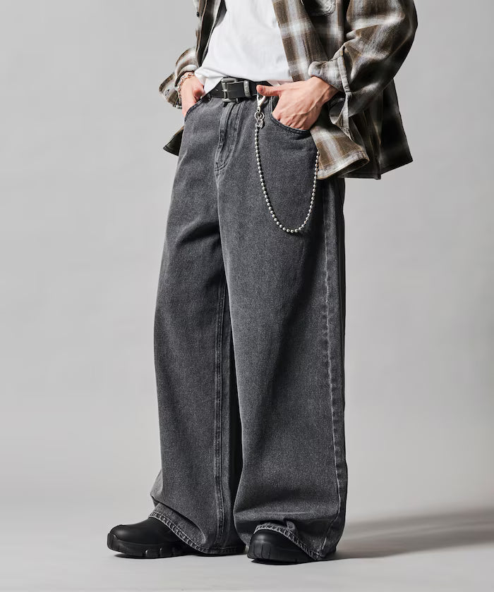 Wide Flare Silhouette Denim Pants [Limited Edition]