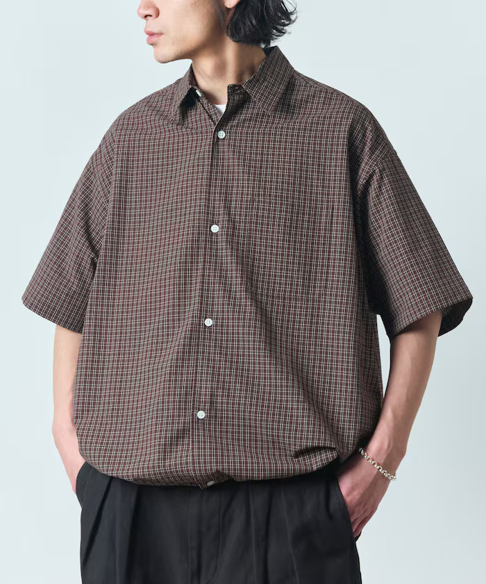 Wide silhouette spindle regular collar short sleeve shirt / hem code [limited edition]