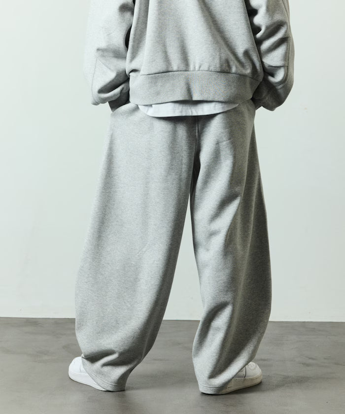 Wide Silhouette Bonding Barrel Leg Sweatpants 【Limited Edition】