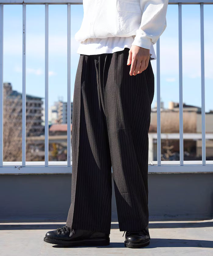 Wide Straight Silhouette One-Tuck Slack Pants