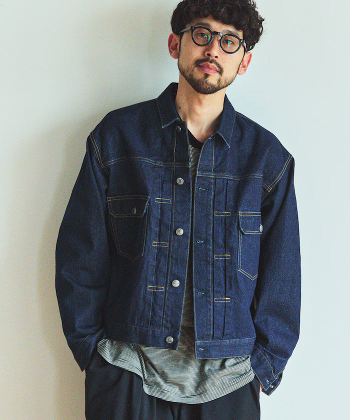 Short-Length Relaxed Denim Trucker Jacket