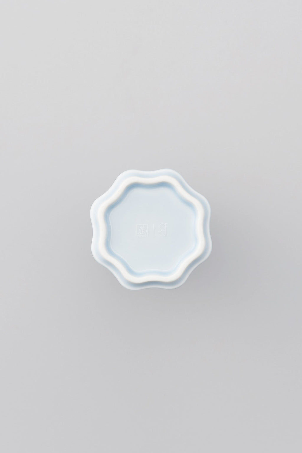PORCELAIN POTTERY VASE