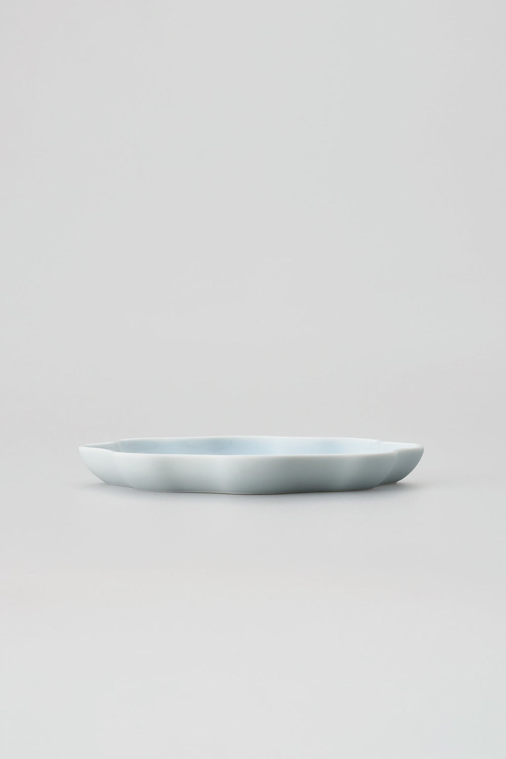 PORCELAIN POTTERY PLATE SMALL
