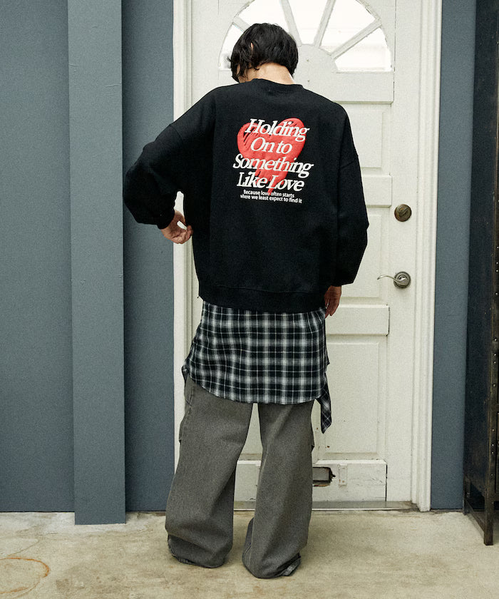 LOVE POP STUDIO HEART LOGO GRAPHIC SWEAT【Limited Edition】