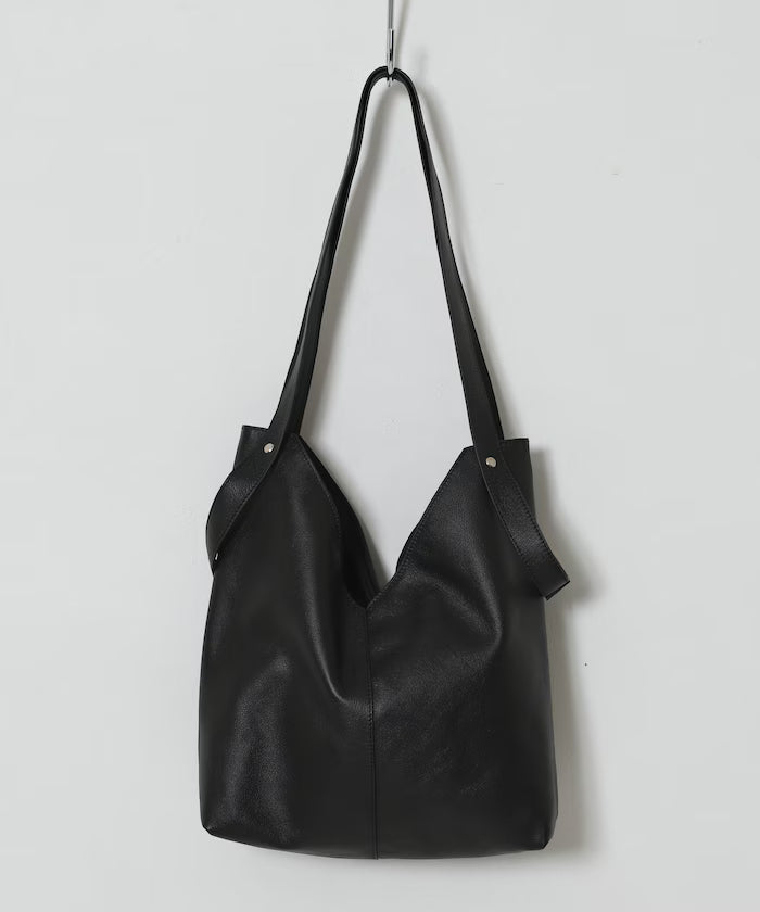 Leather 2-way triangle tote / water-repellent leather / A4