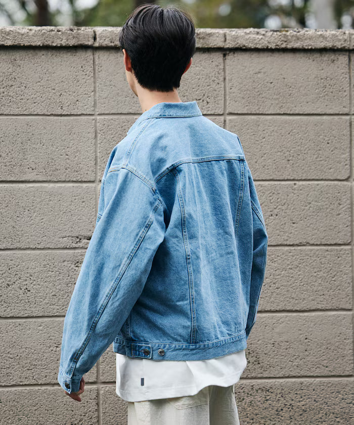 Short-Length Relaxed Denim Trucker Jacket
