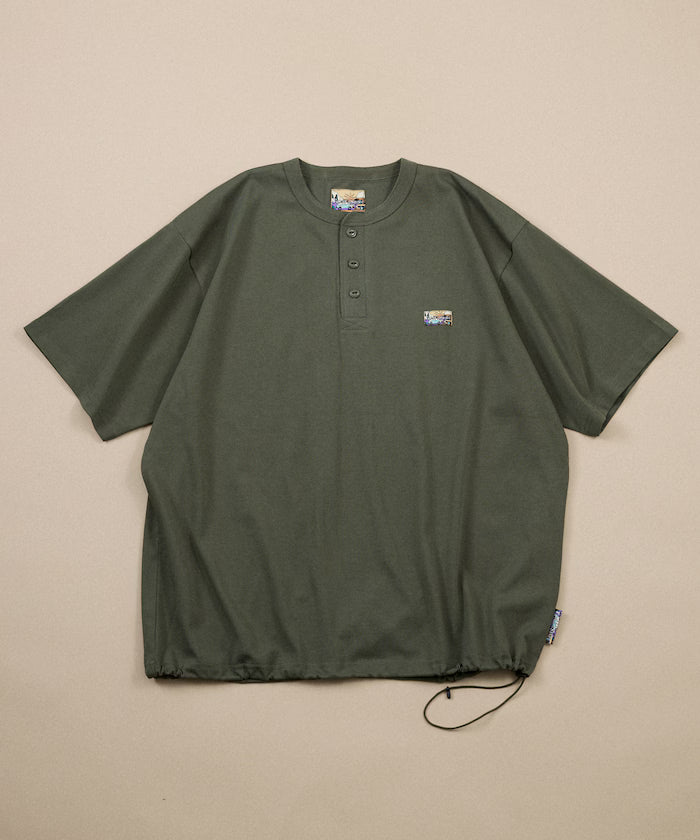 FREAK'S STORE for BEACH & FES Relax Fit One Point Logo Spindle Henley Neck T-Shirt