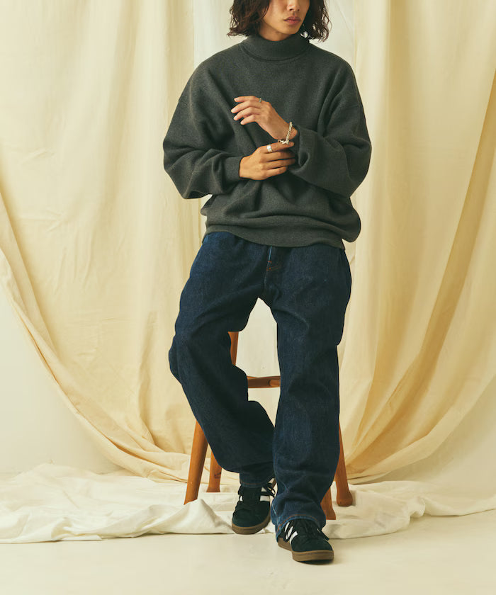 Relax Fit Sweat-Like Turtleneck Knit 【Limited Edition】