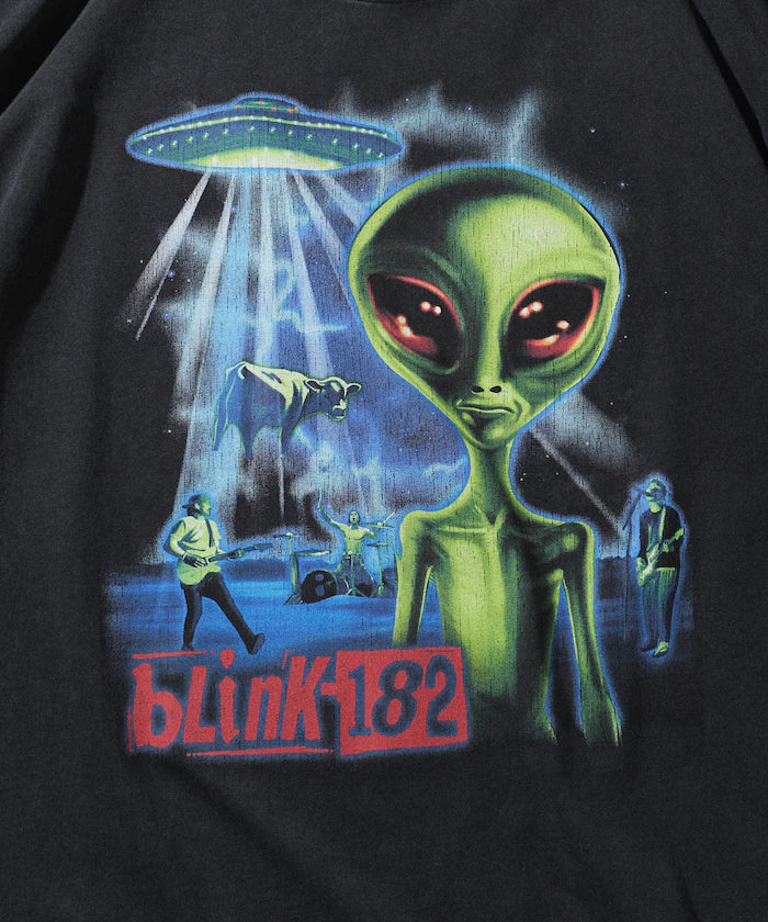 【EXCLUSIVE】BLINK182 alien print Tee / Blink 182 Alien Graphic Print Crew Neck T-Shirt