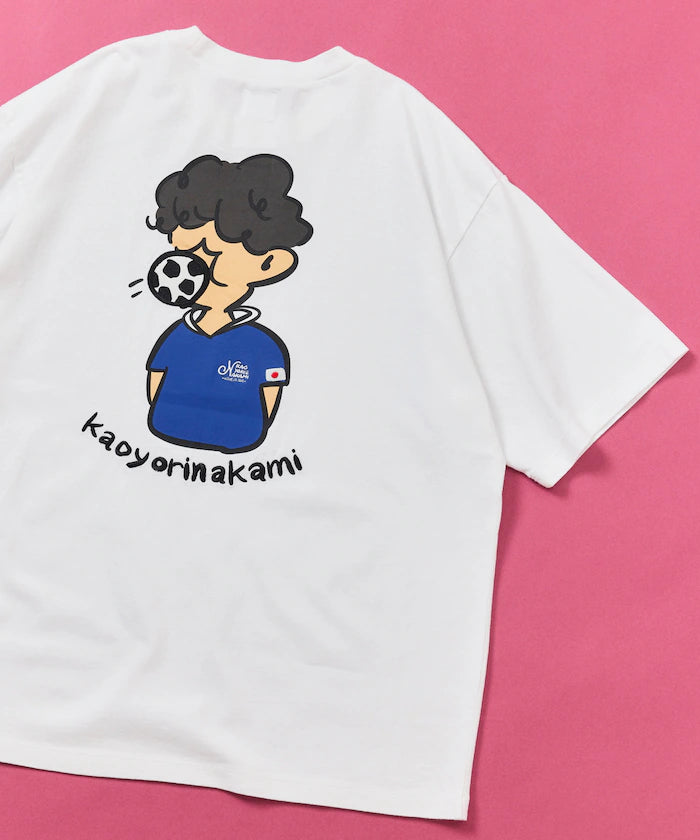 [Starting sale on May 22 at 12:00] kaoyorinakami × FREAK'S STORE/ Kaoyorinakami limited edition soccer ball boy Tee - Off White