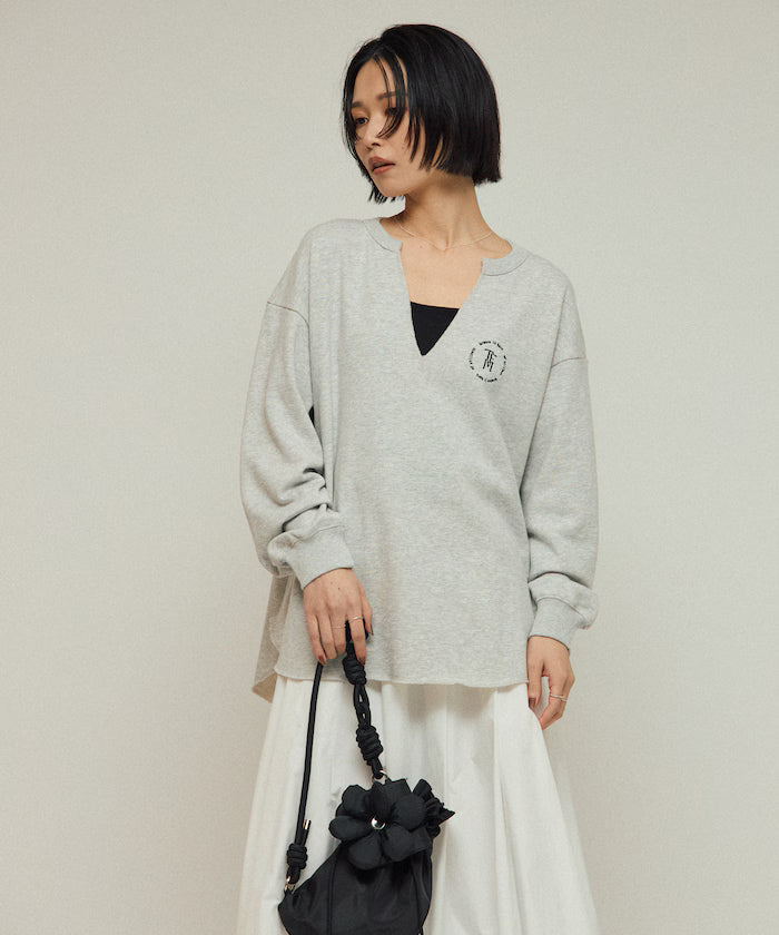 Organic Cotton V-Neck Embroidery Sweatshirt / Relaxed Fit / French Terry Sweatshirt