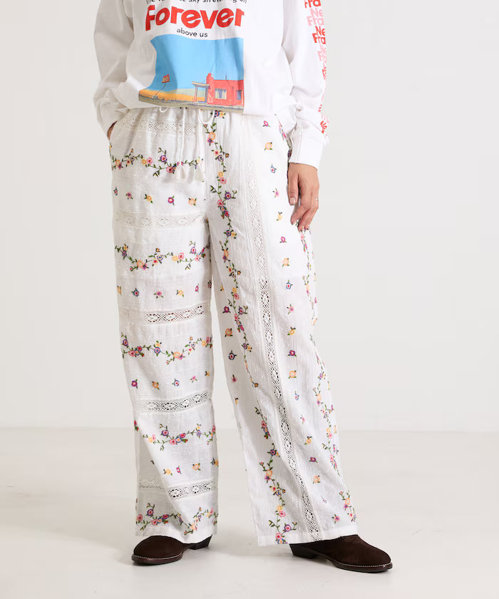 Dobby Floral Embroidery x Lace Pants