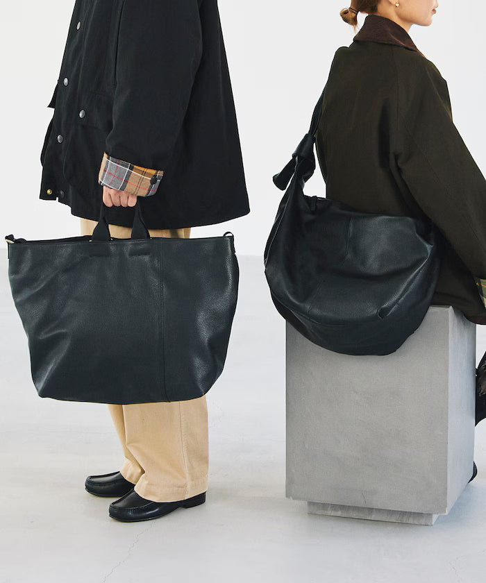 Leather Banana Big Shoulder Bag / Leather Banana Big Shoulder / Messenger Bag / Cowhide / Water-Repellent Leather