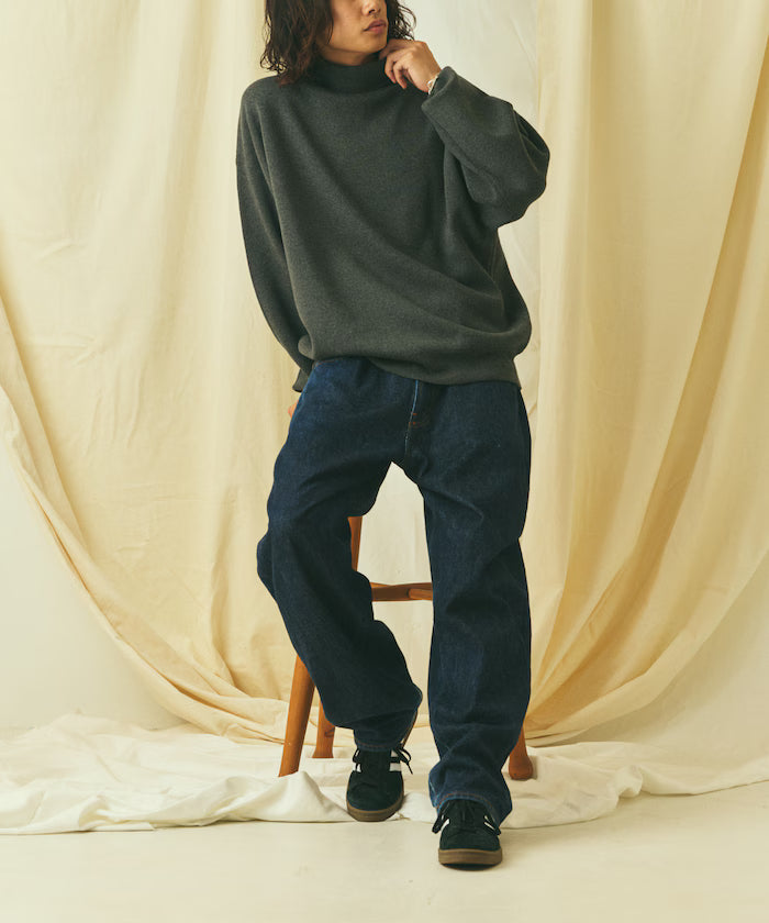 Relax Fit Sweat-Like Turtleneck Knit 【Limited Edition】
