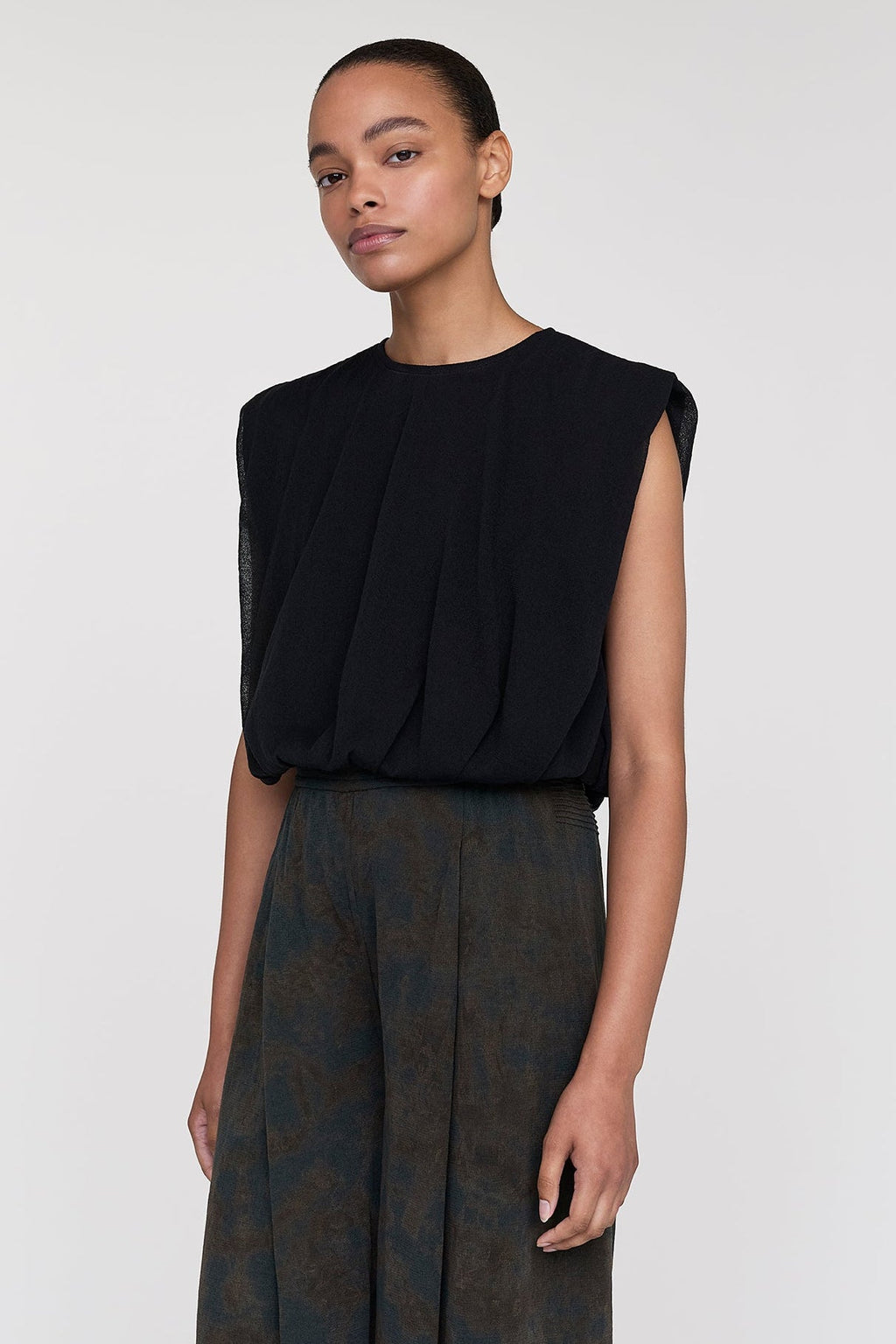 OVERWRAPPED TC LUCENT CROPPED SLEEVELESS TOP