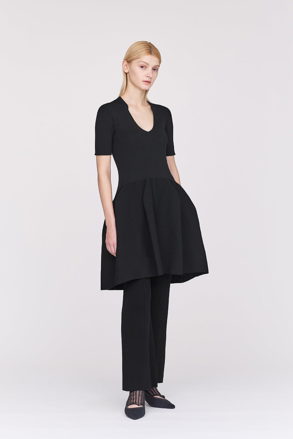 SOFT PORTRAIT TIGHT FLARE PANTS