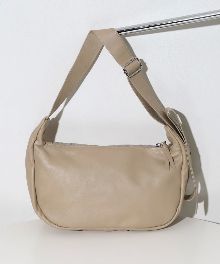 Leather Half Moon Shoulder Bag / Cowhide / Water-Repellent Leather