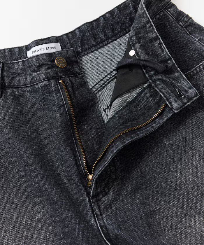 Wide Silhouette One Wash Curved Denim Cropped Shorts