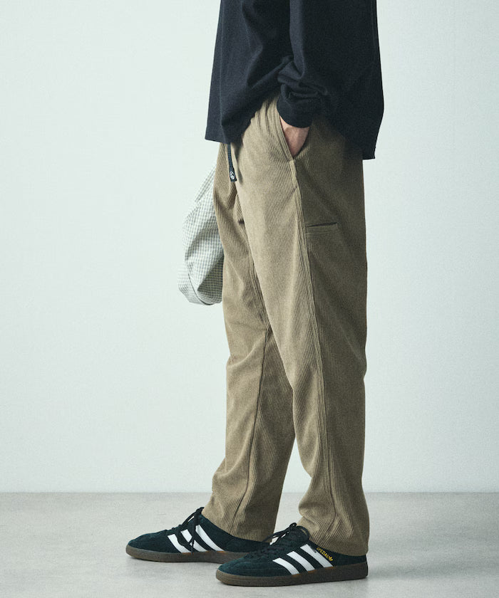 Basic silhouette corduroy climbing pants / tapered silhouette [limited edition]