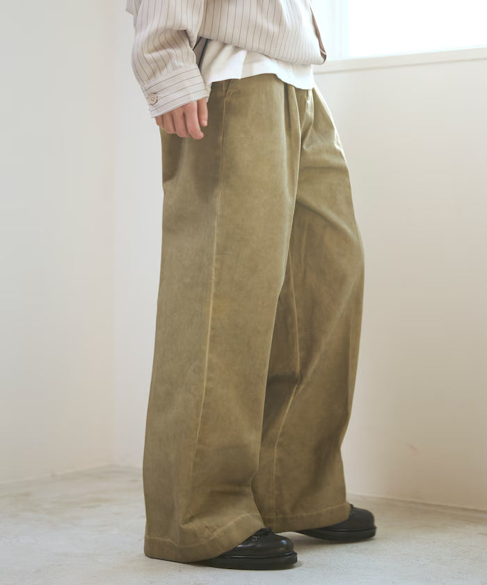Fade processing cotton tuck wide pants