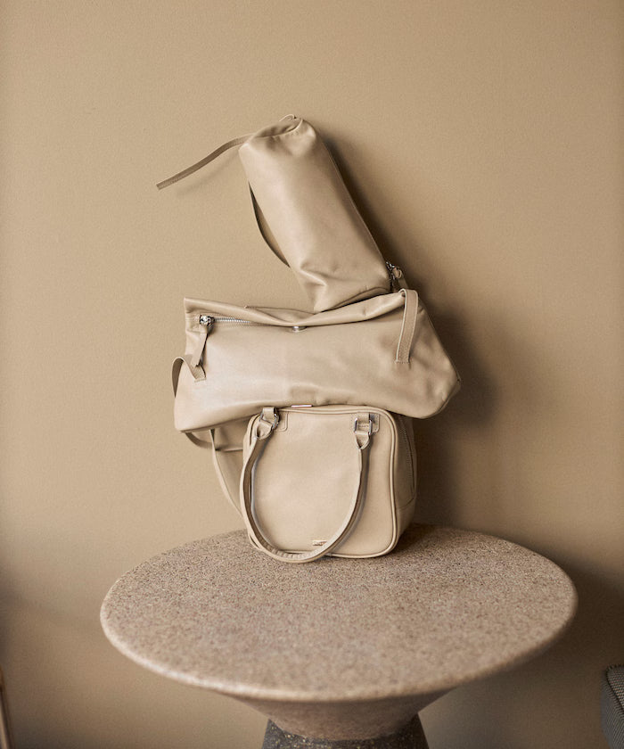Leather Flap Shoulder Bag / Cowhide / Water-Repellent Leather