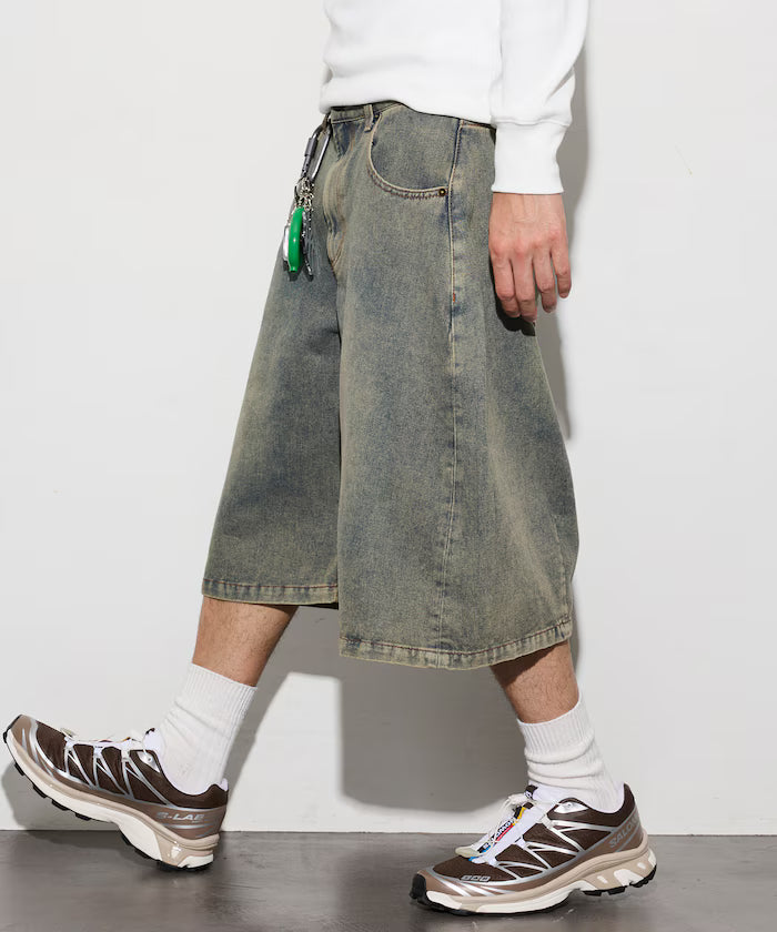 Wide Silhouette Vintage Processed Cropped Curve Denim Shorts