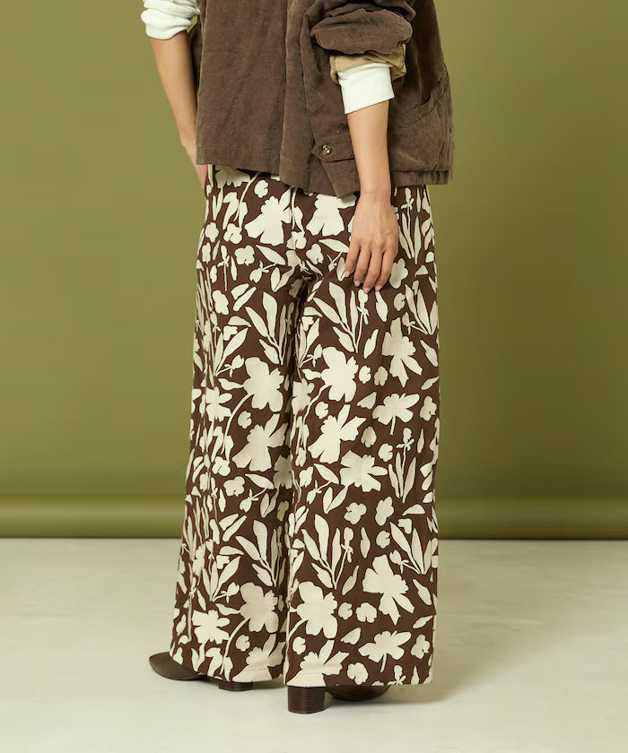 Monotone Embroidered Easy Pants