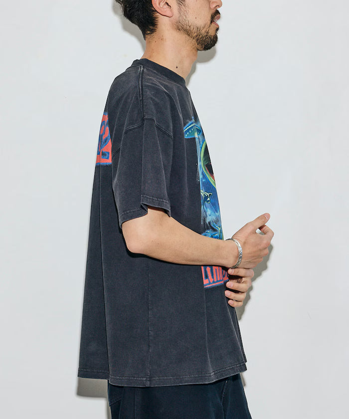 【EXCLUSIVE】BLINK182 alien print Tee / Blink 182 Alien Graphic Print Crew Neck T-Shirt