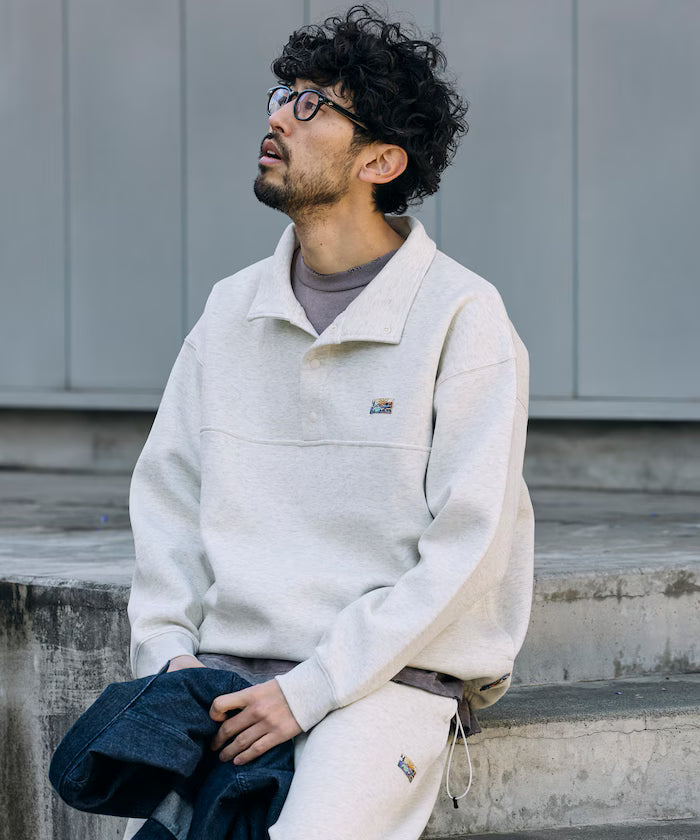 Big Silhouette Spindle Cardboard One Point Logo Snap Button Sweat