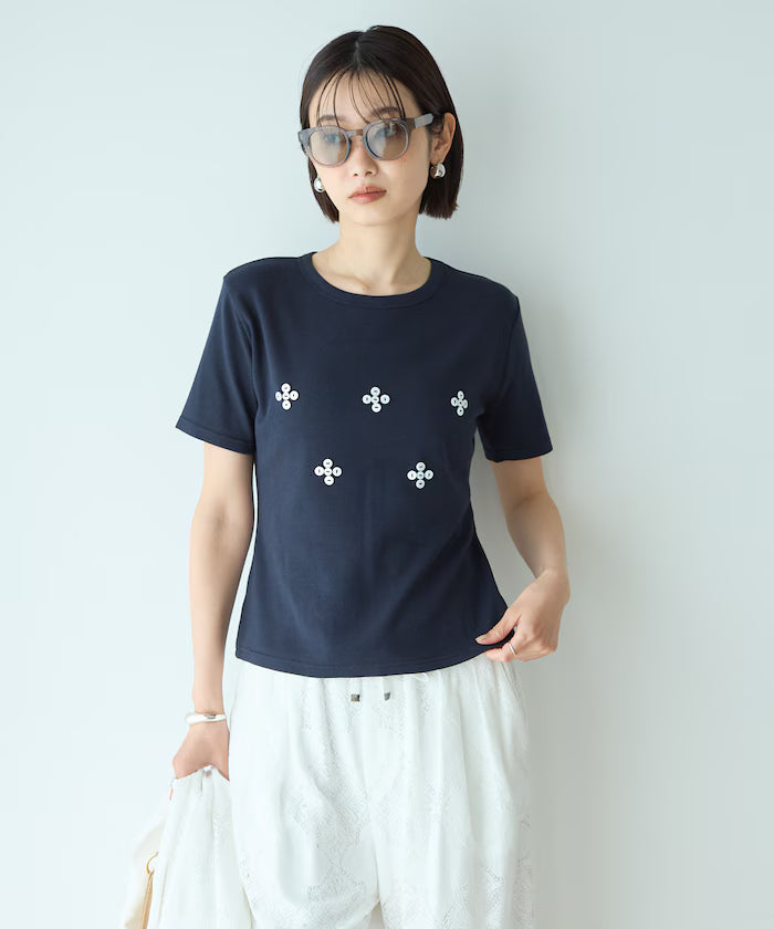 Shell Button Flower Motif Cotton Modal T-Shirt