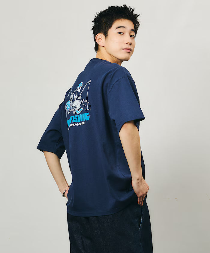 Limited Edition Relaxed Fit Back Print Crew Neck T-Shirt CHILL FISHING MAN