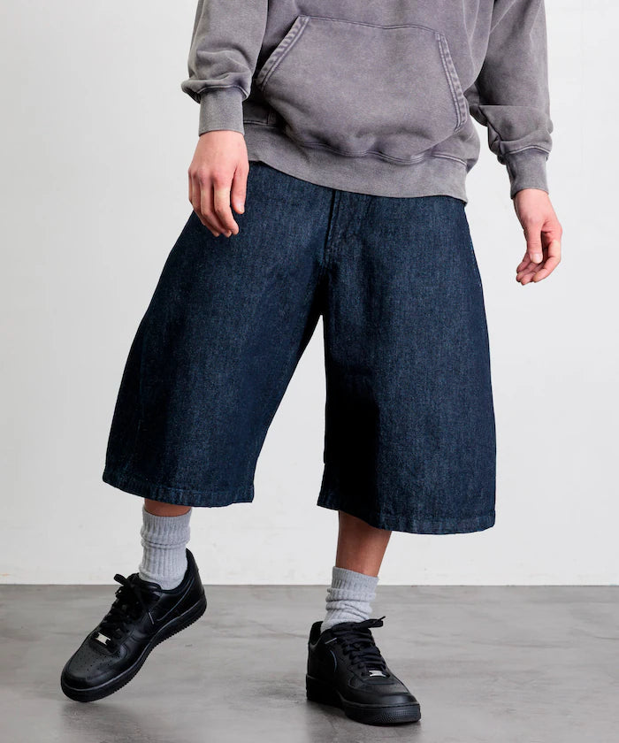 Wide Silhouette One Wash Curved Denim Cropped Shorts