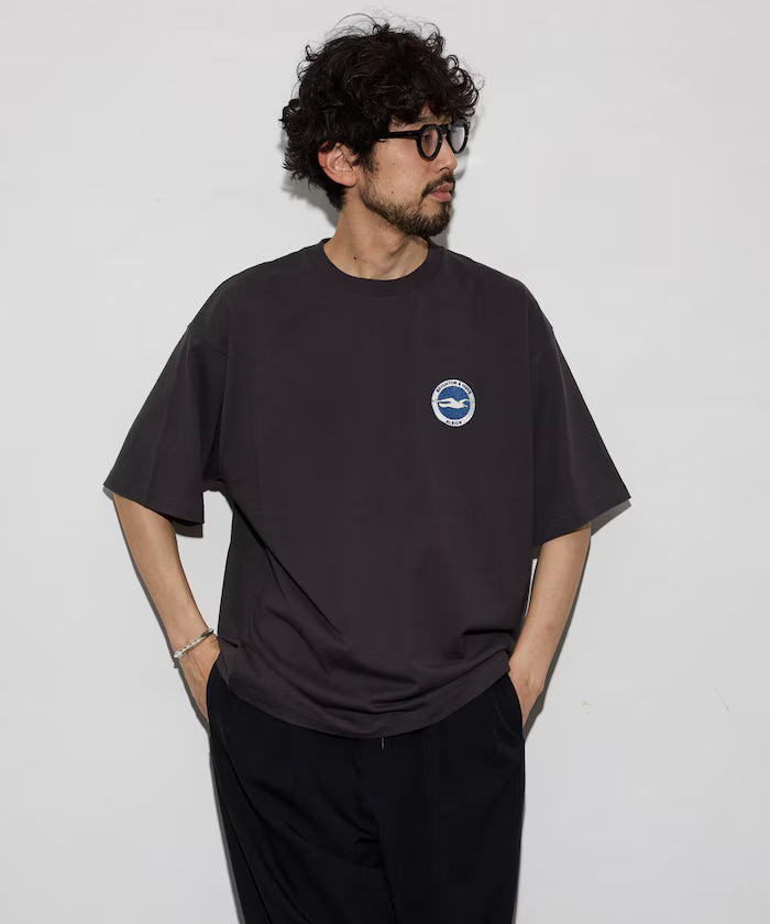 [Release on 5/22 12:00~] Brighton & Hove Albion FC - SEAGULLS UNIFORM GRAPHIC TEE