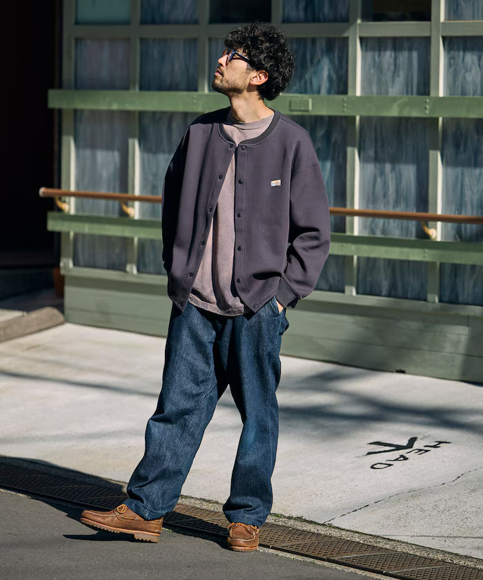 Big Silhouette Cardboard One Point Logo Snap Button Spindle Sweat Cardigan