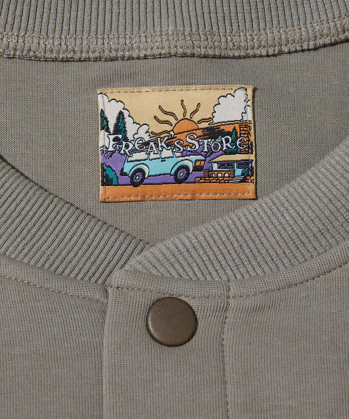 Big Silhouette Cardboard One Point Logo Snap Button Spindle Sweat Cardigan
