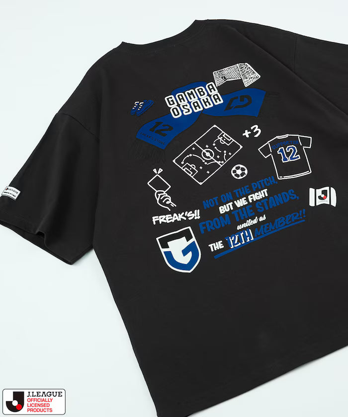 [Sales start on May 15 at 12:00] J.LEAGUE × FREAK'S STORE Exclusive SUPPORTERS SHORT SLEEVE TEE [Gamba Osaka] - Charcoal Gray