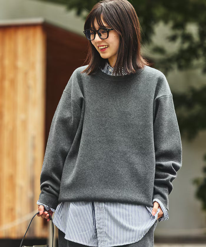 Sweat-like Crew Neck Knit