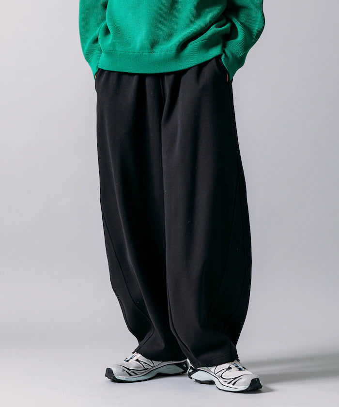 Wide Silhouette Bonding Barrel Leg Sweatpants 【Limited Edition】