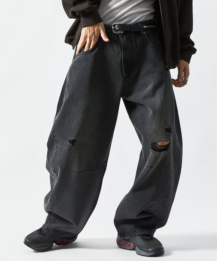 Wide Silhouette Curve Damaged Denim Pants