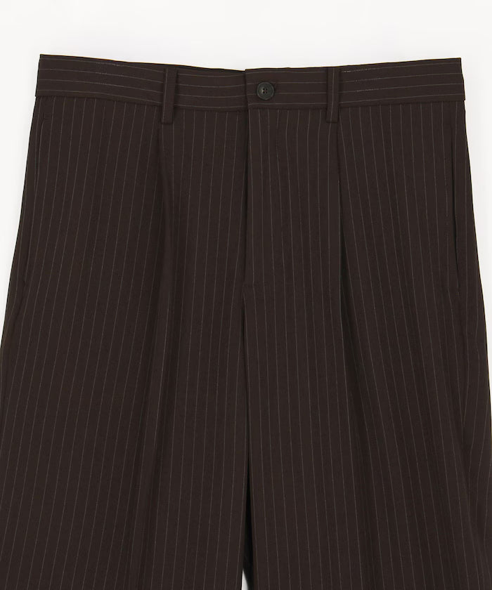 Wide Straight Silhouette One-Tuck Slack Pants