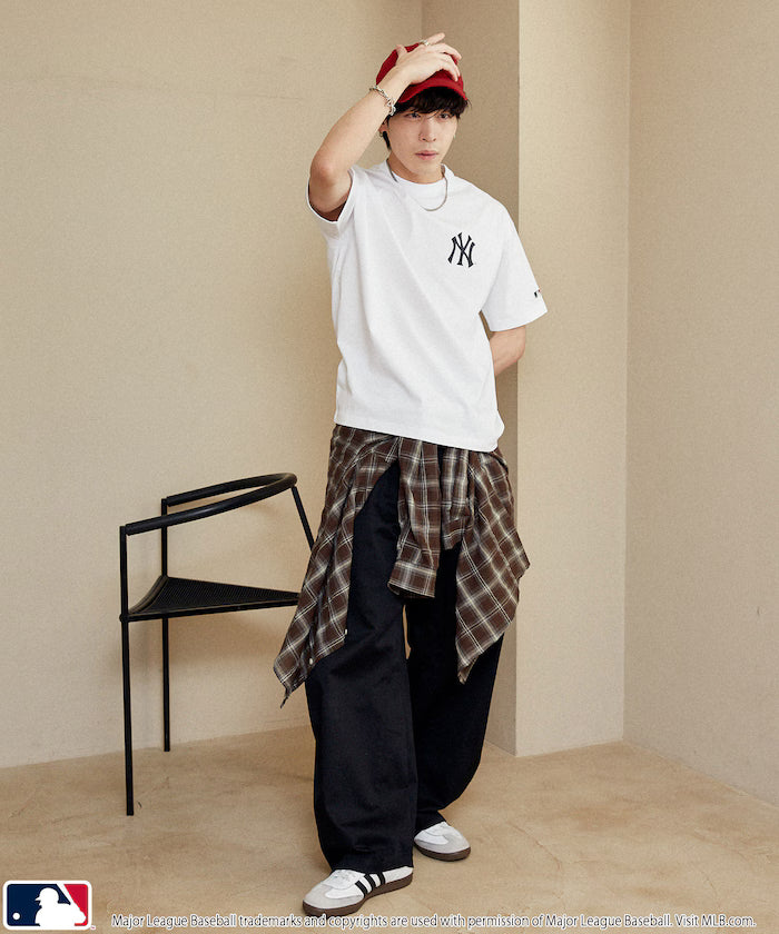 Exclusive MLB Typography Logo T-Shirt Limited Edition
