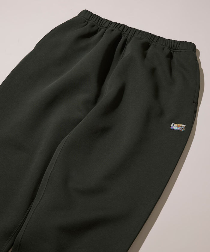 Big Silhouette Cardboard One Point Logo Spindle Sweat Pants - Olive