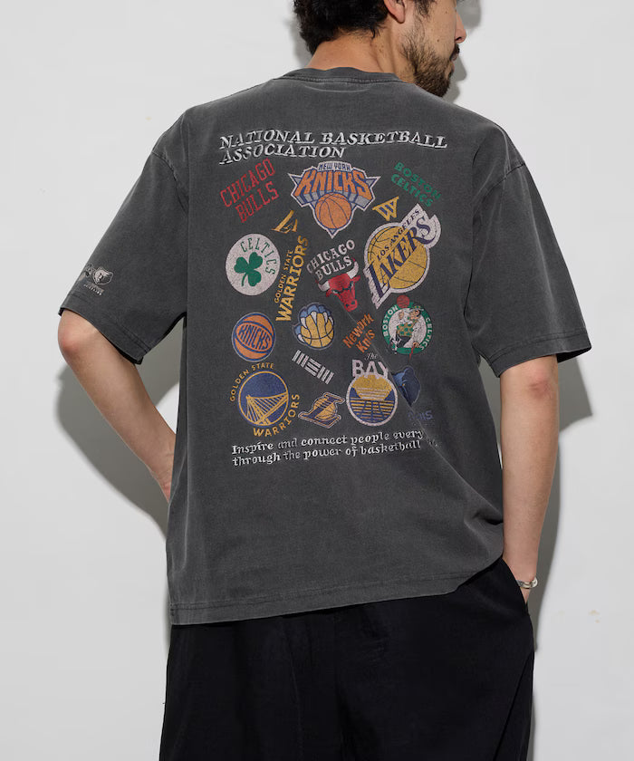 NBA × FREAK'S STORE Collaboration Random Team Logo Backprint Crewneck T-Shirt - Charcoal Gray
