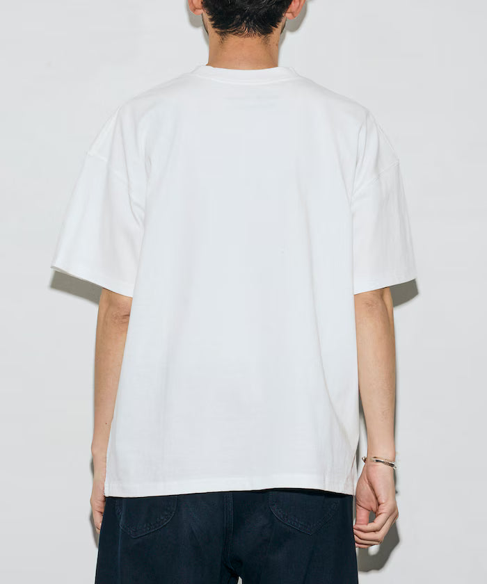 【EXCLUSIVE】BILLIE EILISH S/S Tee/Billie Eilish Front Print T-Shirt
