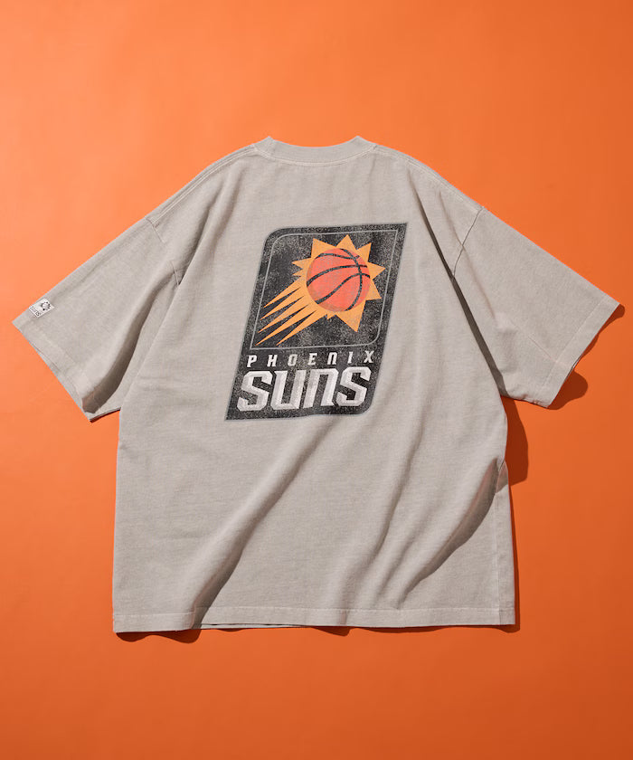 NBA × FREAK'S STORE Exclusive Vintage-Like Team Back Logo TEE - Natural