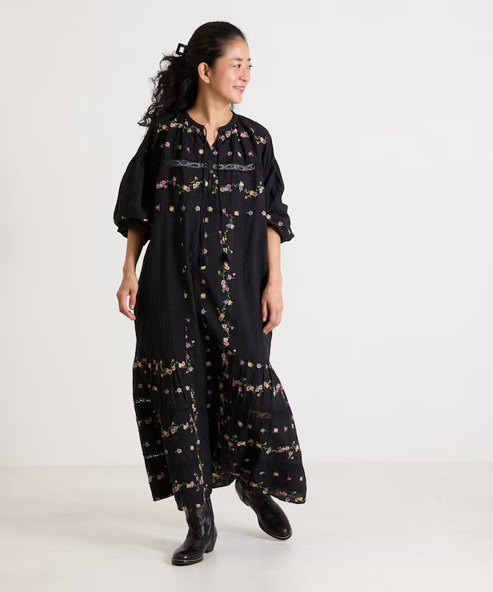 Dobby Floral Embroidery x Lace Dress