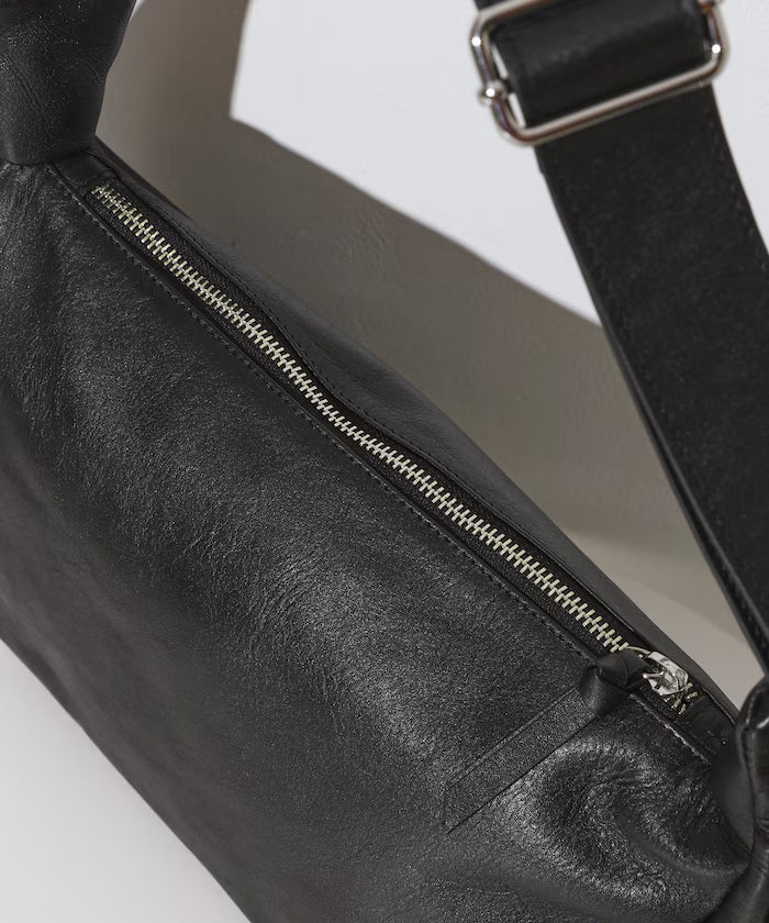 Leather Half Moon Shoulder Bag / Cowhide / Water-Repellent Leather