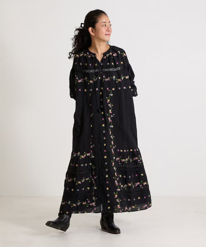 Dobby Floral Embroidery x Lace Dress